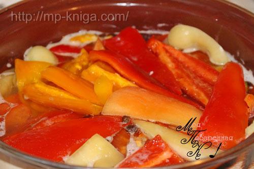 Перец в сладкой заливке с чесноком. Болгарский перец в сладкой заливке с чесноком