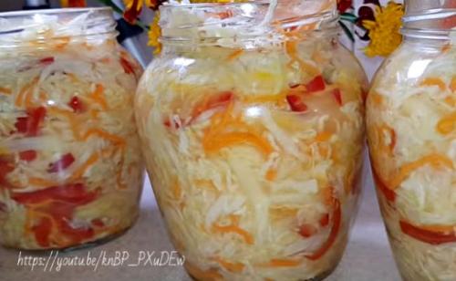 Салат из капусты и перца на зиму без стерилизации. Салат из капусты на зиму в банках с болгарским перцем, морковью и луком