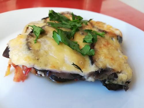 Рецепт мусаки с баклажанами и картофелем фаршем. Мусака из баклажанов-знаменитое блюдо греческой кухни