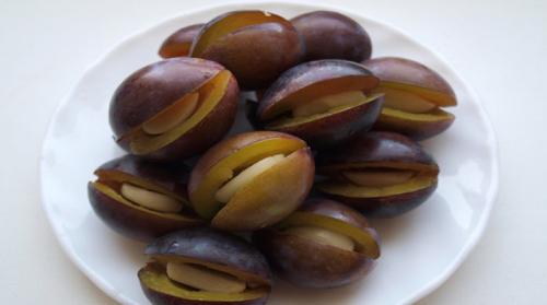 Сливы, маринованные на зиму, как оливки 02