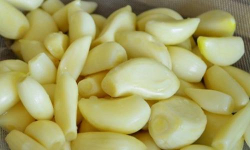 Перец с чесноком и петрушкой на зиму маринованный. Перец на зиму с чесноком и помидорами 02