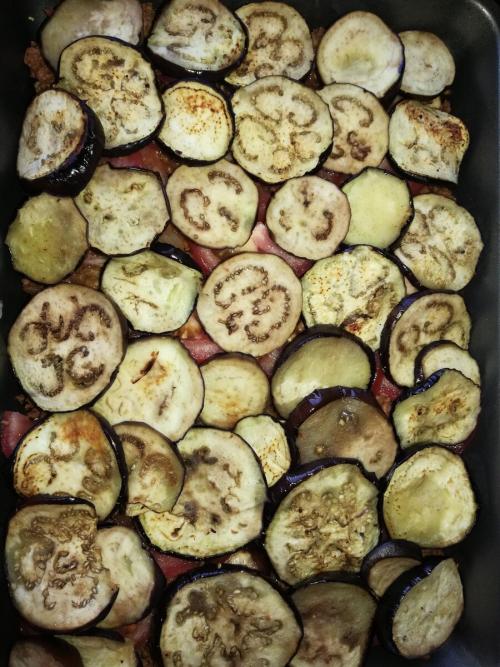 Рецепт мусаки с баклажанами и картофелем фаршем. Мусака из баклажанов-знаменитое блюдо греческой кухни