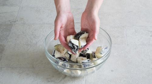 Баклажаны с чесноком и кинзой на зиму. Пикантные баклажаны с кинзой, чесноком и чили 32