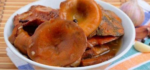 Как закатать соленые грибы. Соленые рыжики, приготовленные сухим способом