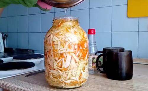 Сладкая маринованная капуста на зиму в банках. Лучший рецепт маринованной капусты на зиму в банках