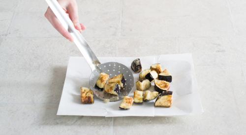 Баклажаны с чесноком и кинзой на зиму. Пикантные баклажаны с кинзой, чесноком и чили 34