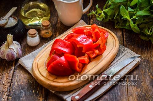 Маринованный перец с чесноком и петрушкой на зиму. Пикантный маринованный болгарский перец — вкус поражает