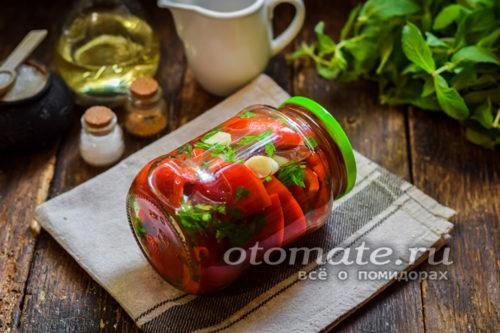 Маринованный перец с чесноком и петрушкой на зиму. Пикантный маринованный болгарский перец — вкус поражает
