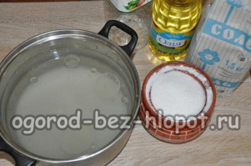 Перцы маринованные с чесноком и петрушкой. Маринованный сладкий болгарский перец с петрушкой и чесноком на зиму