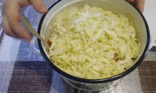 Салаты из капусты на зиму рецепты пальчики оближешь. Салат из капусты на зиму без стерилизации — получается очень вкусно в банке