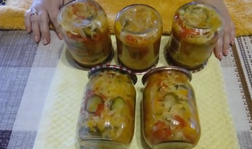 Салаты из капусты на зиму рецепты пальчики оближешь. Салат из капусты на зиму без стерилизации — получается очень вкусно в банке