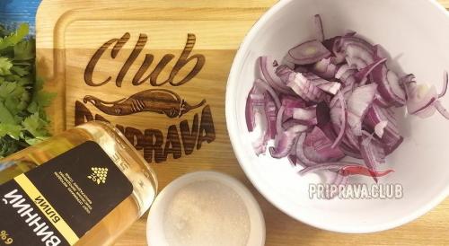 Салат с синей капустой и сыром. Пошаговое описание