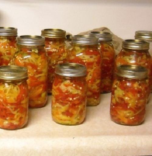 Салат на зиму из перца болгарского моркови и капусты. Салат из капусты, перца, моркови и лука на зиму 28