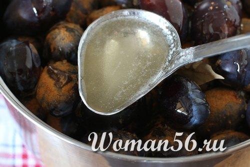 Сливы маринованные по кавказски. Слива маринованная на зиму. Рецепт с фото