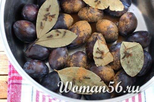 Сливы маринованные по кавказски. Слива маринованная на зиму. Рецепт с фото