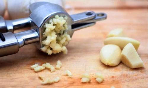 Салат из капусты и перца на зиму без стерилизации. Салат из капусты на зиму в банках без стерилизации — очень вкусный и нежный