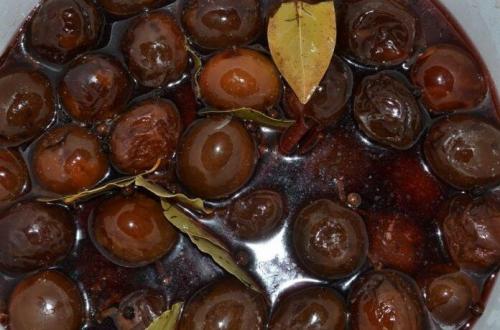 Сливы маринованные по кавказски. Как я сливы мариную: та самая пряная слива! Записывайте рецепт: ее всегда мало! И хитрости пригодятся