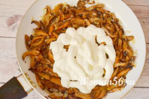 Как приготовить рыжики в сметане. Жареные рыжики со сметаной