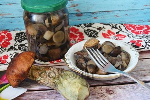 Маринованные подосиновики без стерилизации. Маринование подосиновиков на зиму без стерилизации. Маринованные подосиновики на зиму