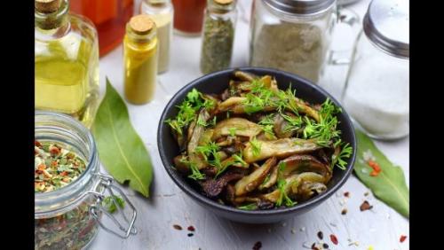 Сколько жарить вешенки с луком. Потрясающие вешенки жареные с луком — простой рецепт