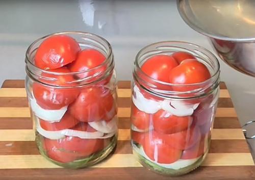 Помидоры в желатине с маслом. Помидоры в желе дольками: самый вкусный рецепт