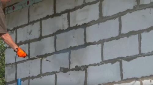 Утеплить саженцы пенопластом. Утепление стен снаружи пенопластом