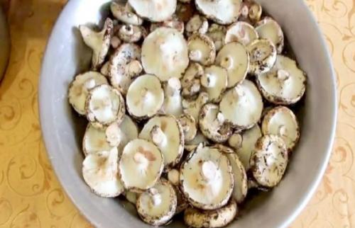 Как переделать соленые грузди. Как солить грузди на зиму, чтобы были хрустящими ароматными и вкусными