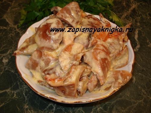 Рыжики, как готовить.   Жареные рыжики со сметаной