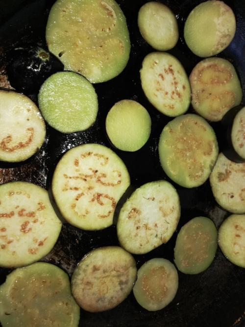 Мусака с баклажанами и фаршем и картофелем. Мусака из баклажанов-знаменитое блюдо греческой кухни