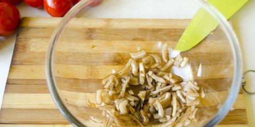 Салат с баклажанами помидорами и кинзой. Салат с баклажанами и помидорами