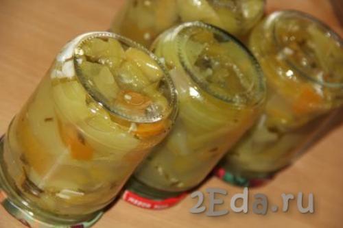 Перец маринованный на зиму с чесноком и зеленью. Болгарский перец целиком на зиму с чесноком — рецепт бесподобный 26