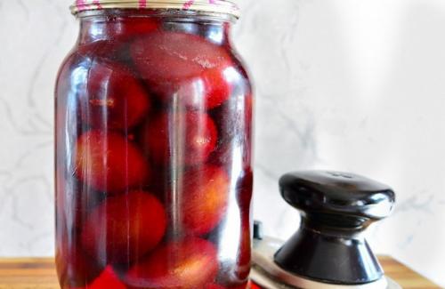 Компот из слив на зиму в литровых банках. Как сварить компот из слив на зиму в домашних условиях