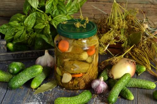 Вкусные огурцы на зиму в литровых банках. Огурцы на зиму в банках – 8 самых вкусных рецептов