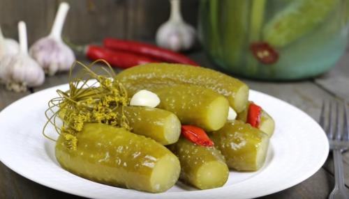 Рецепт засолки маленьких огурчиков. Самый вкусный рецепт хрустящих огурцов, как из бочки