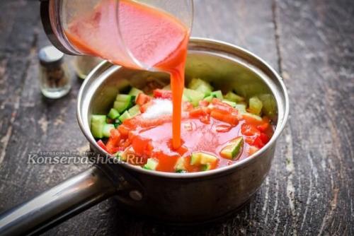 Солянка на зиму с огурцами. Солянка на зиму с капустой и огурцом