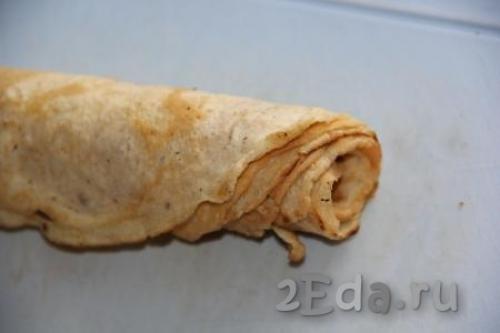 Салат разбойничий с блинами курицей и чесноком. САЛАТ БЛИННЫЙ С КОПЧЕНОЙ КУРОЧКОЙ 23