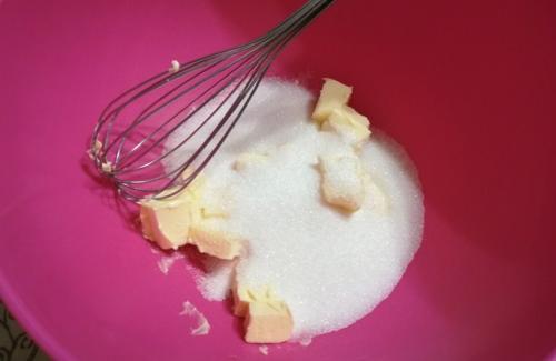 Шарлотка без яиц и кефира в мультиварке. Вкусная шарлотка на кефире с абрикосами