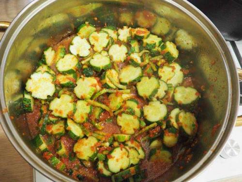 Салатные огурцы на зиму. Салаты из огурцов на зиму — самые вкусные рецепты «Пальчики оближешь»