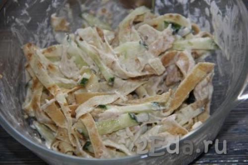 Салат разбойничий с курицей и блинами чесноком. САЛАТ БЛИННЫЙ С КОПЧЕНОЙ КУРОЧКОЙ 30