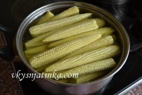 Как консервировать в домашних условиях кукурузу в початках. Кукуруза на зиму без стерилизации 10