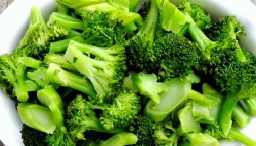 Готовим салат из брокколи на зиму. Cалат из брокколи — 6 простых рецептов