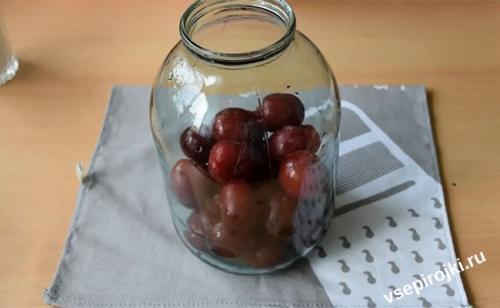 Компот из слив на зиму с косточками без стерилизации. Компот из слив на зиму (рецепт на 3 литровую банку без стерилизации)