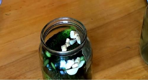 Маринад для огурцов на зиму. Хрустящие маринованные огурцы – 7 рецептов на зиму