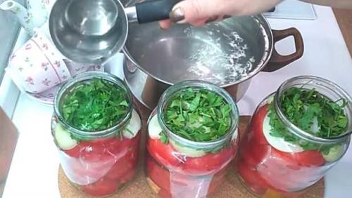 Как закрыть крупные помидоры порезанные на зиму без стерилизации. Помидоры резаные с маслом и луком — самые вкусные рецепты на зиму