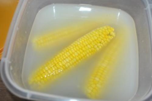 Как законсервировать кукурузу в початках. Консервированная кукуруза в початках на зиму