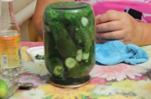 Маринованные огурцы кусочками рецепт на литровую банку. Хрустящие маринованные огурцы на зиму — рецепт на 1 литр