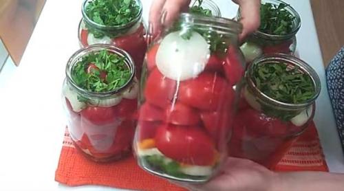 Как закрыть крупные помидоры порезанные на зиму без стерилизации. Помидоры резаные с маслом и луком — самые вкусные рецепты на зиму