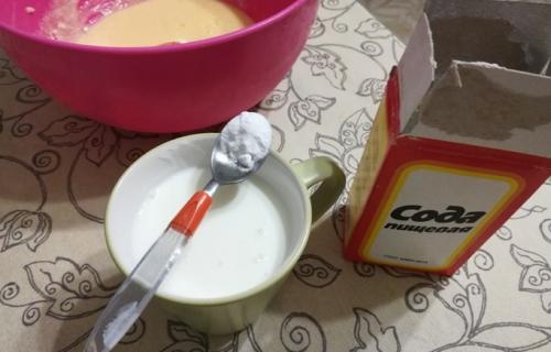 Шарлотка без яиц и кефира в мультиварке. Вкусная шарлотка на кефире с абрикосами