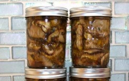 Жареные консервированные грибы. Ингредиенты для приготовления консервированных жареных грибов: