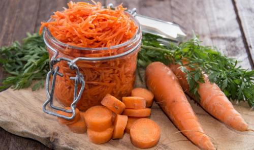 Сырая морковь на зиму. Засолка тёртой моркови в домашних условиях